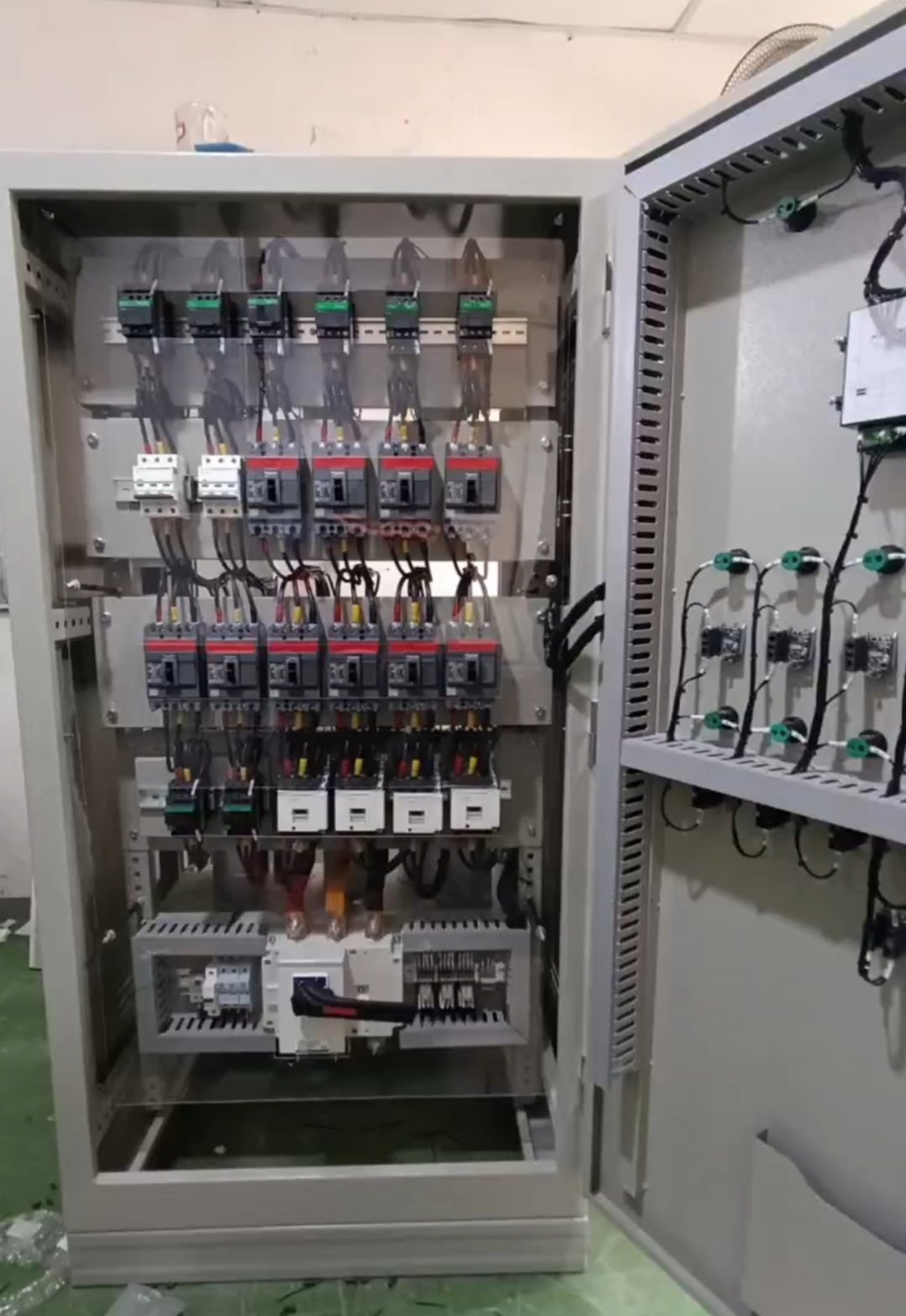 Capacitor Bank Multi-Step Switching Stage & HRC Backup Fuses