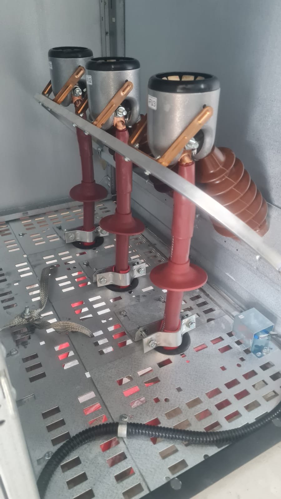 20 kV Fast-Acting Earthing Switch & Contact Jaws